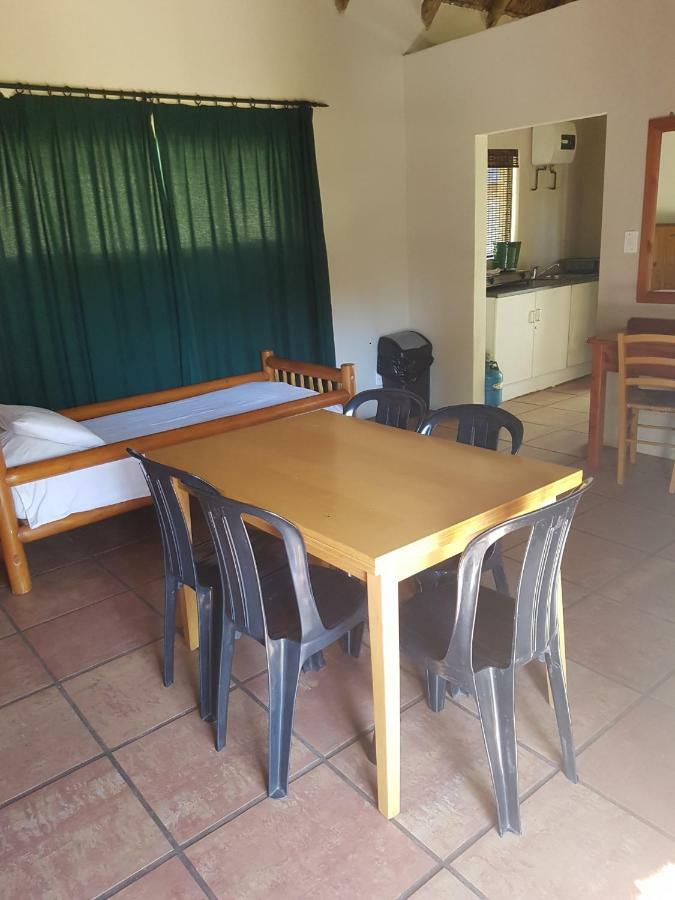 Hekpoort The Nutbush Boma Lodge الغرفة الصورة